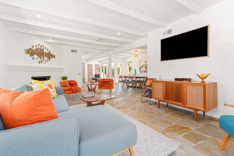 Atomic Hideaway: Iconic Mid-Century Retreat - Palm Springs, California