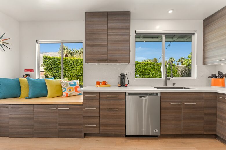 Atomic Hideaway: Iconic Mid-Century Retreat - Palm Springs, California