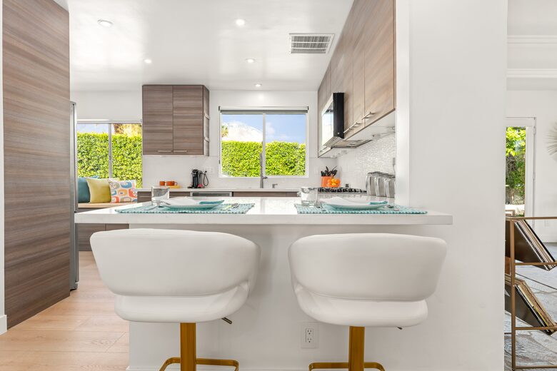 Atomic Hideaway: Iconic Mid-Century Retreat - Palm Springs, California