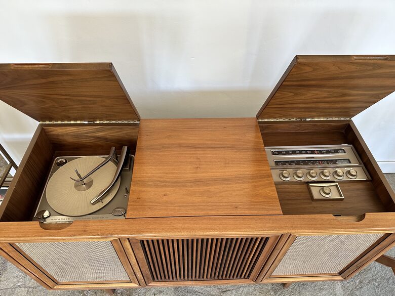 Atomic Hideaway: Iconic Mid-Century Retreat - Palm Springs, California