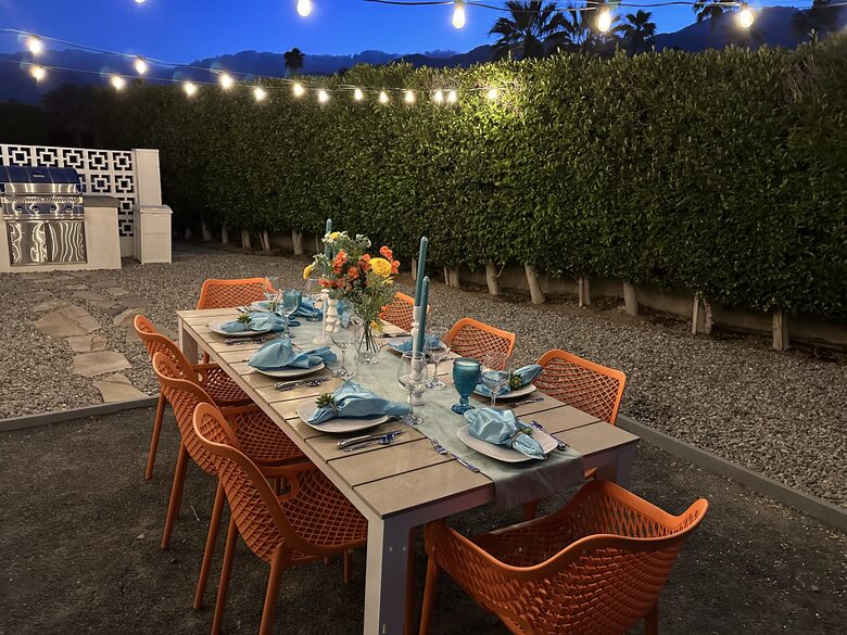 Atomic Hideaway: Iconic Mid-Century Retreat - Palm Springs, California