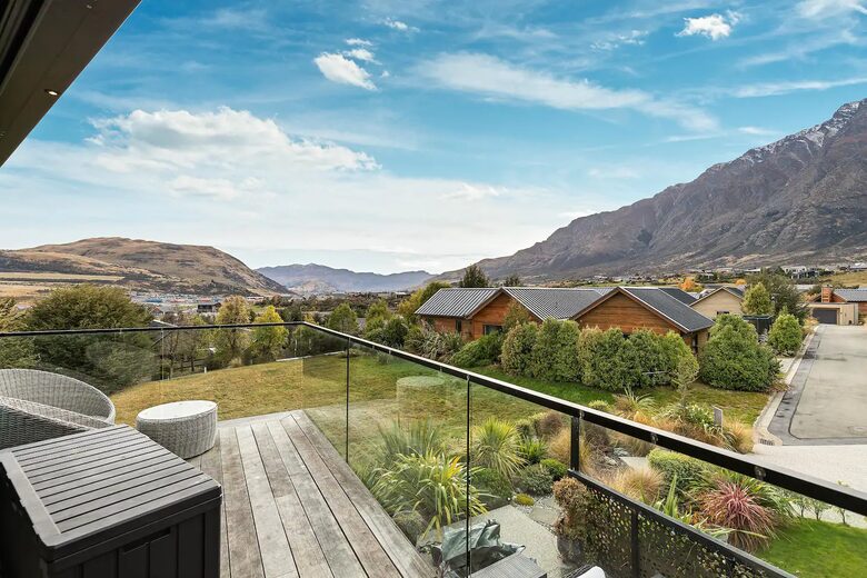 Architectural Luxury in Jack's Point, NZ - Queenstown, New Zealand