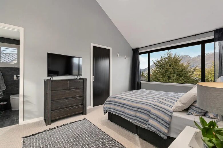 Architectural Luxury in Jack's Point, NZ - Queenstown, New Zealand
