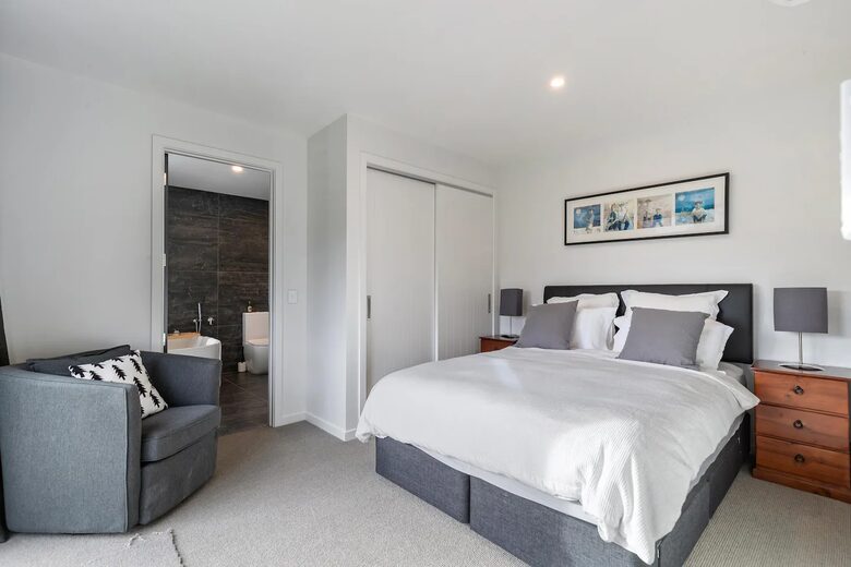 Architectural Luxury in Jack's Point, NZ - Queenstown, New Zealand