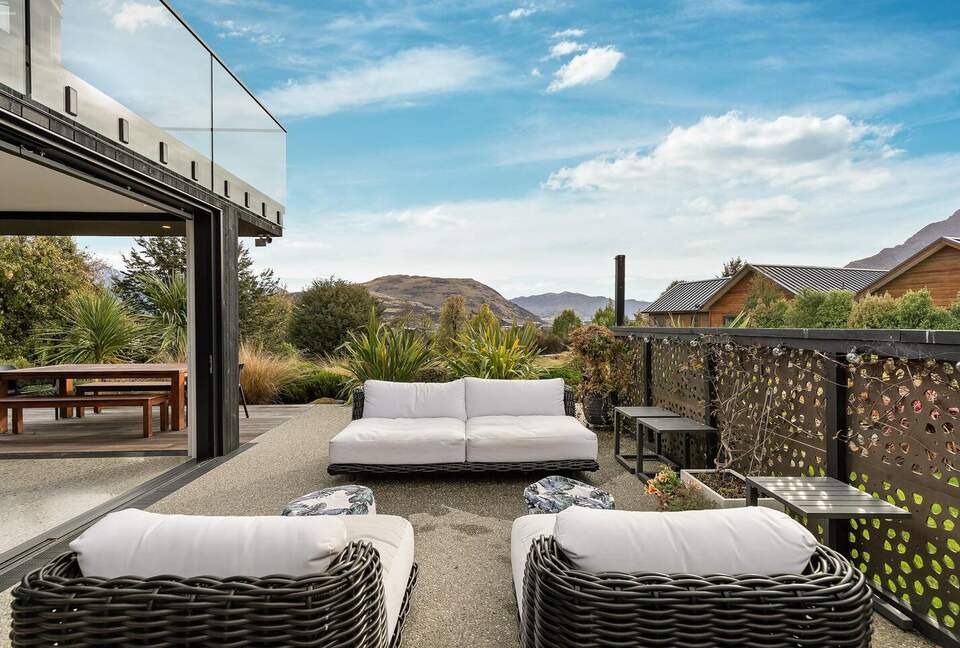 Architectural Luxury in Jack's Point, NZ - Queenstown, New Zealand
