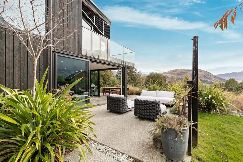 Architectural Luxury in Jack's Point, NZ - Queenstown, New Zealand