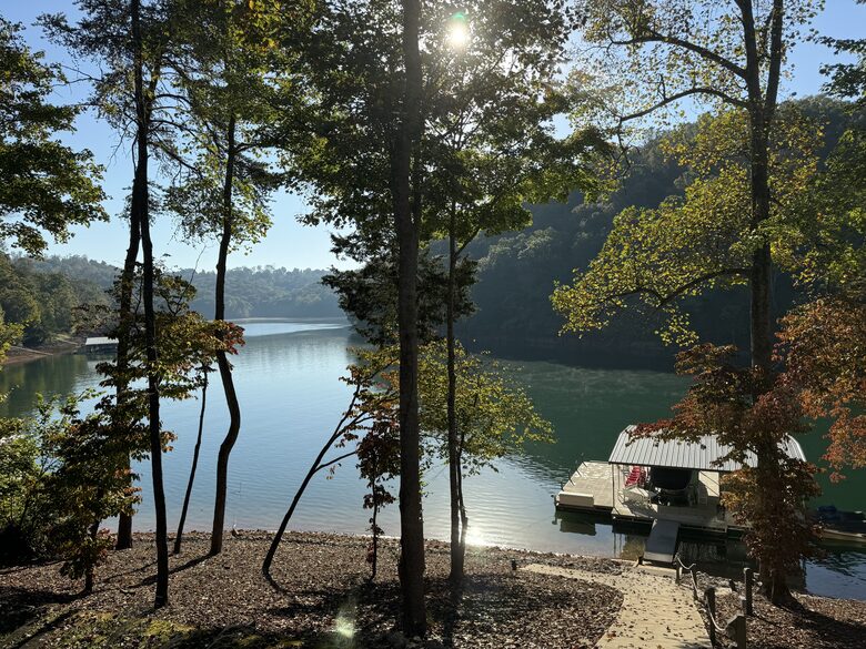Lakefront Family Hideaway - Jacksboro, Tennessee