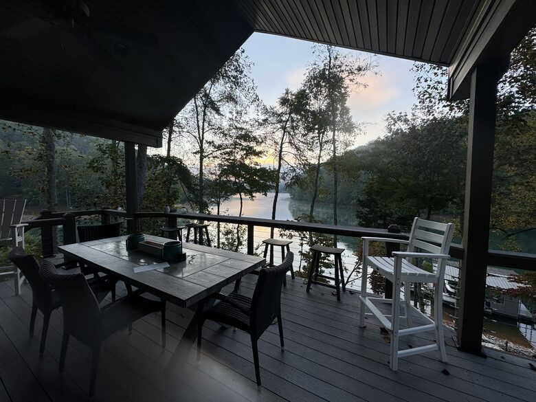 Lakefront Family Hideaway - Jacksboro, Tennessee