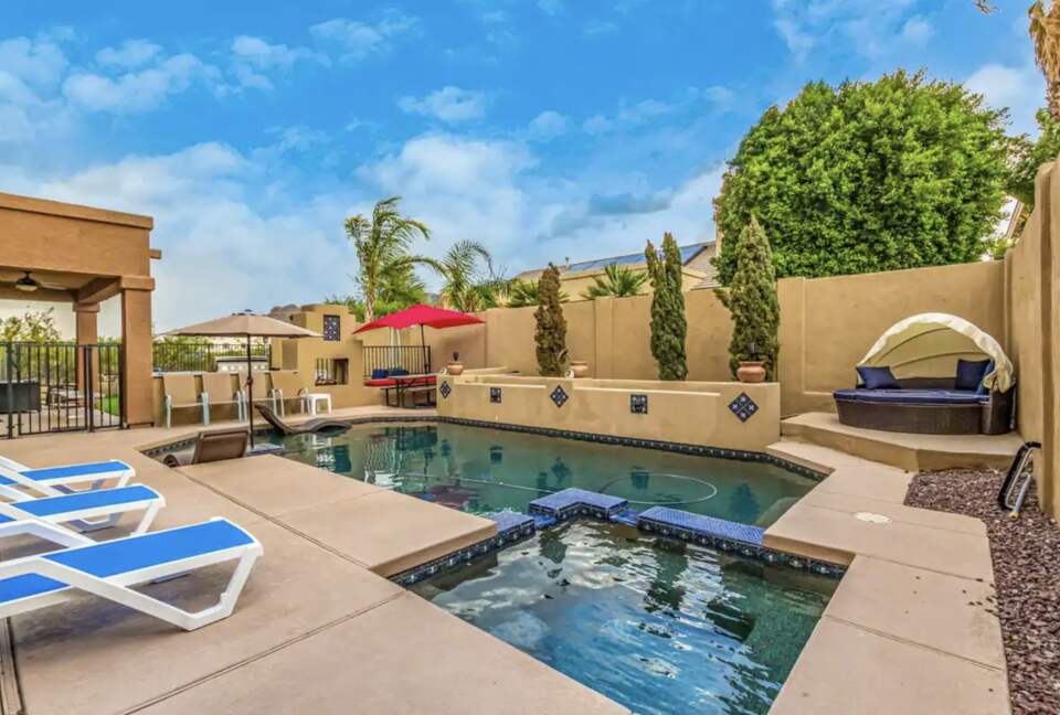 Spacious 5-Bed Glendale Retreat with Game Room & Pool - Glendale, Arizona