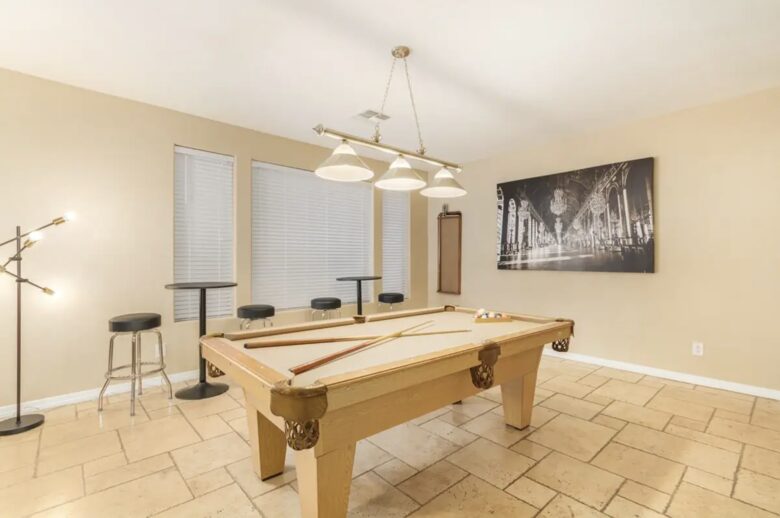 Spacious 5-Bed Glendale Retreat with Game Room & Pool - Glendale, Arizona