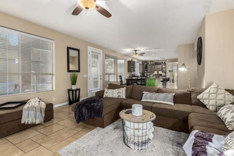 Spacious 5-Bed Glendale Retreat with Game Room & Pool - Glendale, Arizona