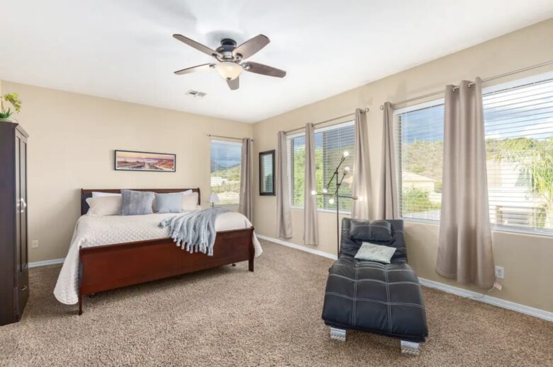 Spacious 5-Bed Glendale Retreat with Game Room & Pool - Glendale, Arizona