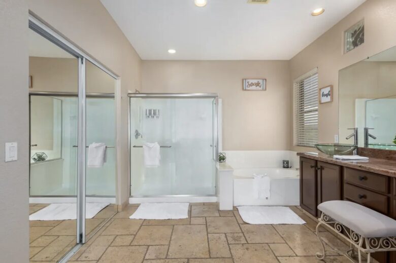 Spacious 5-Bed Glendale Retreat with Game Room & Pool - Glendale, Arizona