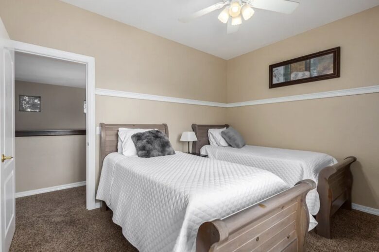 Spacious 5-Bed Glendale Retreat with Game Room & Pool - Glendale, Arizona