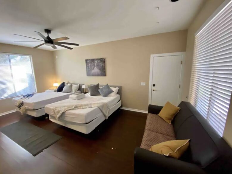 Spacious 5-Bed Glendale Retreat with Game Room & Pool - Glendale, Arizona