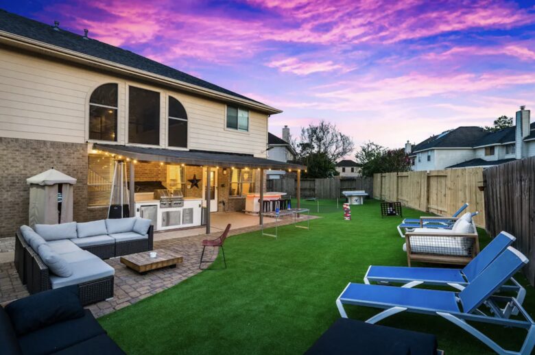 Entertainment Haven: 5-Bed Home with Pool, Theater & Games - Spring, Texas