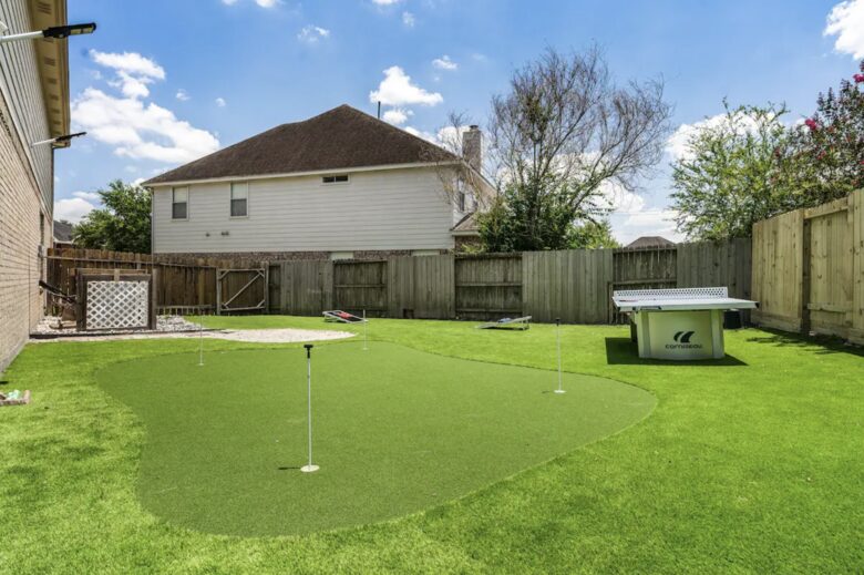 Entertainment Haven: 5-Bed Home with Pool, Theater & Games - Spring, Texas