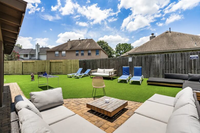 Entertainment Haven: 5-Bed Home with Pool, Theater & Games - Spring, Texas