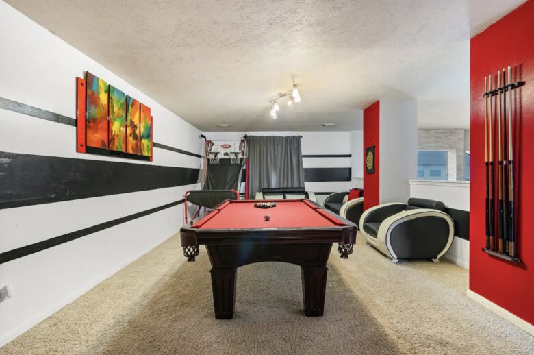 Entertainment Haven: 5-Bed Home with Pool, Theater & Games - Spring, Texas