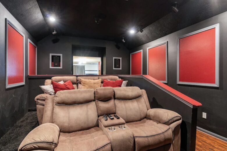 Entertainment Haven: 5-Bed Home with Pool, Theater & Games - Spring, Texas