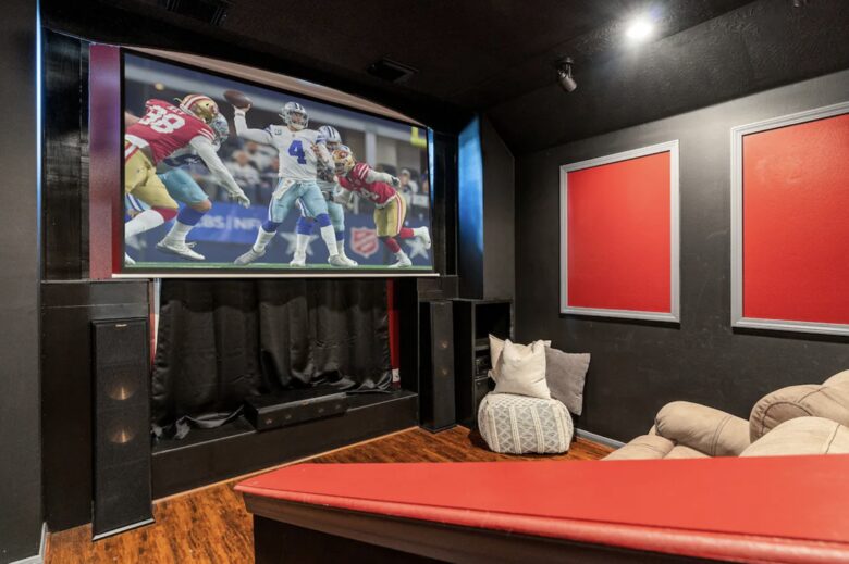 Entertainment Haven: 5-Bed Home with Pool, Theater & Games - Spring, Texas