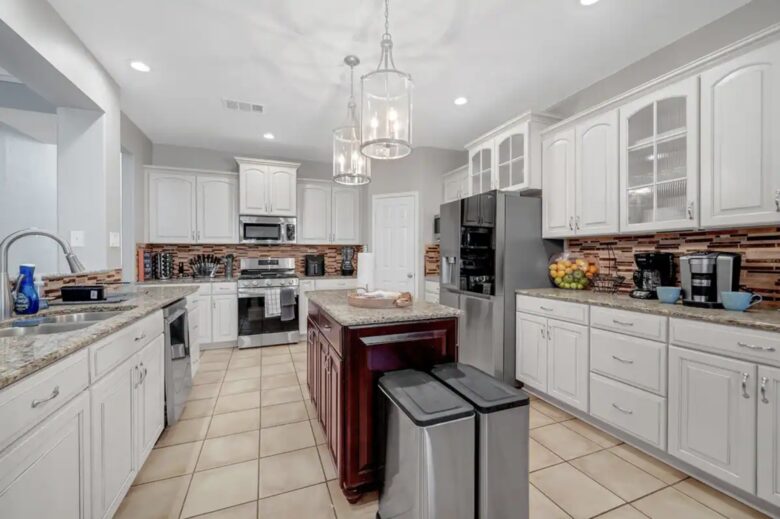 Entertainment Haven: 5-Bed Home with Pool, Theater & Games - Spring, Texas