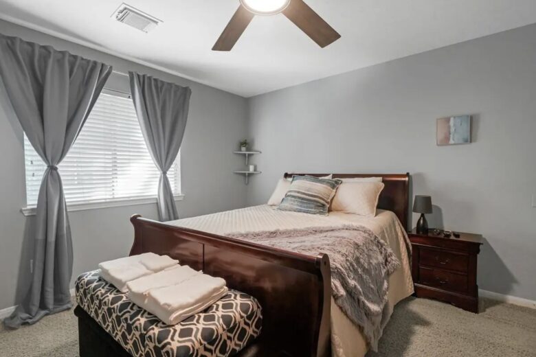 Entertainment Haven: 5-Bed Home with Pool, Theater & Games - Spring, Texas