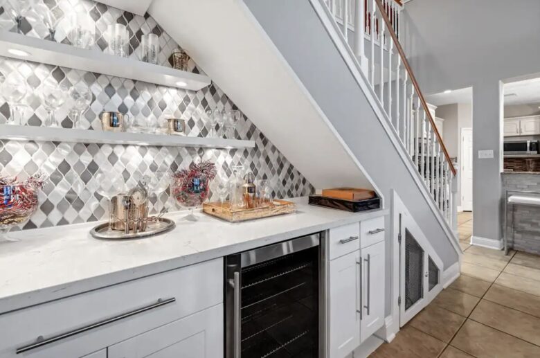 Entertainment Haven: 5-Bed Home with Pool, Theater & Games - Spring, Texas