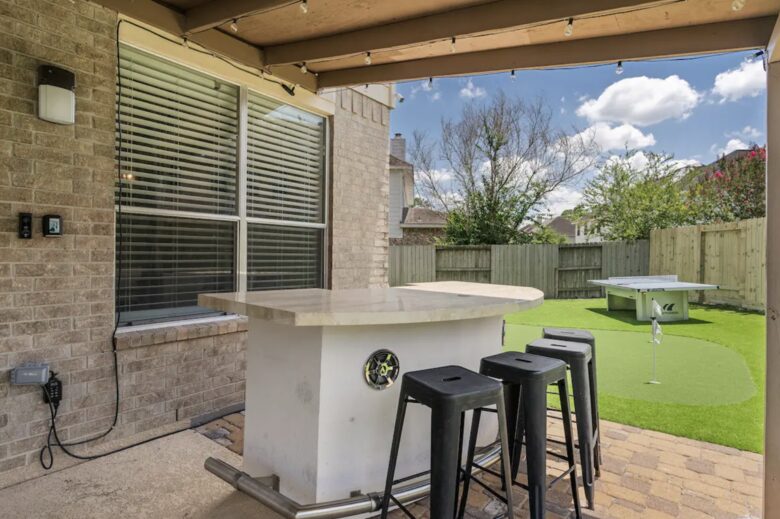 Entertainment Haven: 5-Bed Home with Pool, Theater & Games - Spring, Texas