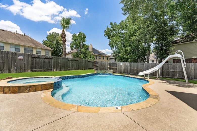 Entertainment Haven: 5-Bed Home with Pool, Theater & Games - Spring, Texas