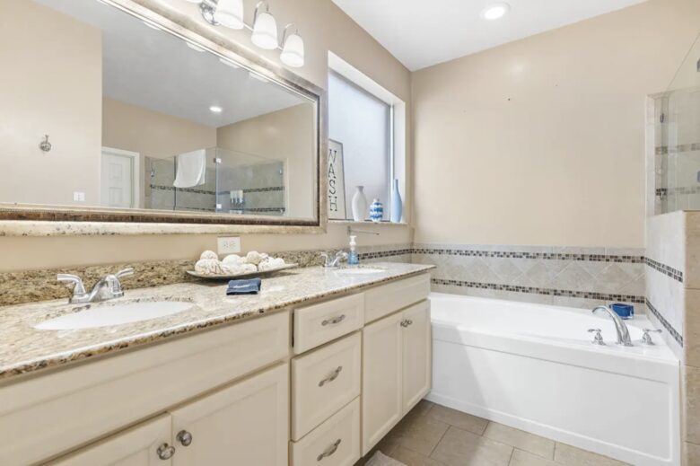 Entertainment Haven: 5-Bed Home with Pool, Theater & Games - Spring, Texas