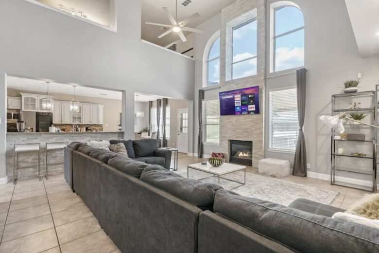 Entertainment Haven: 5-Bed Home with Pool, Theater & Games - Spring, Texas