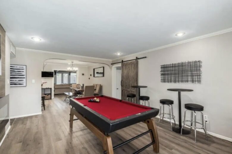 Elegant 4-Bed Phoenix Oasis with Pool, Hot Tub & Games - Phoenix, Arizona