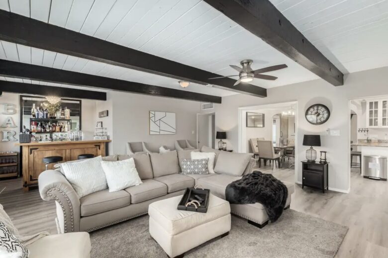 Elegant 4-Bed Phoenix Oasis with Pool, Hot Tub & Games - Phoenix, Arizona