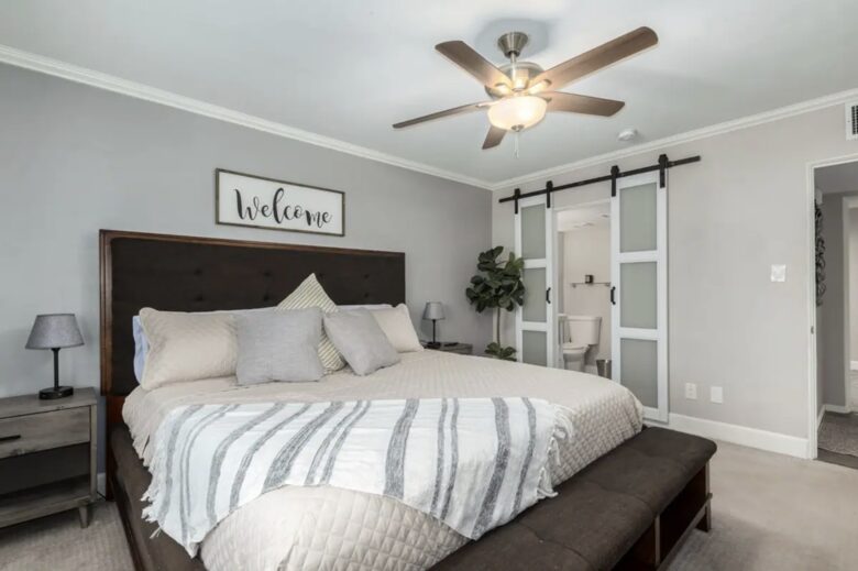 Elegant 4-Bed Phoenix Oasis with Pool, Hot Tub & Games - Phoenix, Arizona