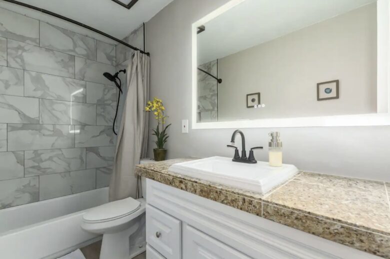 Elegant 4-Bed Phoenix Oasis with Pool, Hot Tub & Games - Phoenix, Arizona