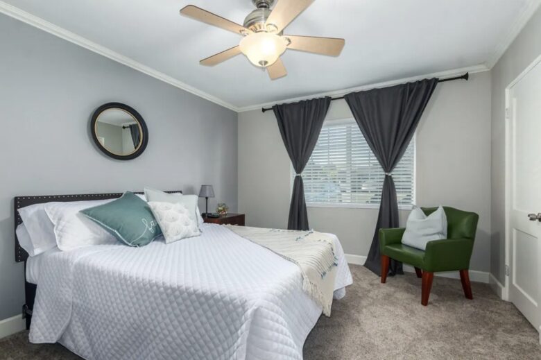 Elegant 4-Bed Phoenix Oasis with Pool, Hot Tub & Games - Phoenix, Arizona
