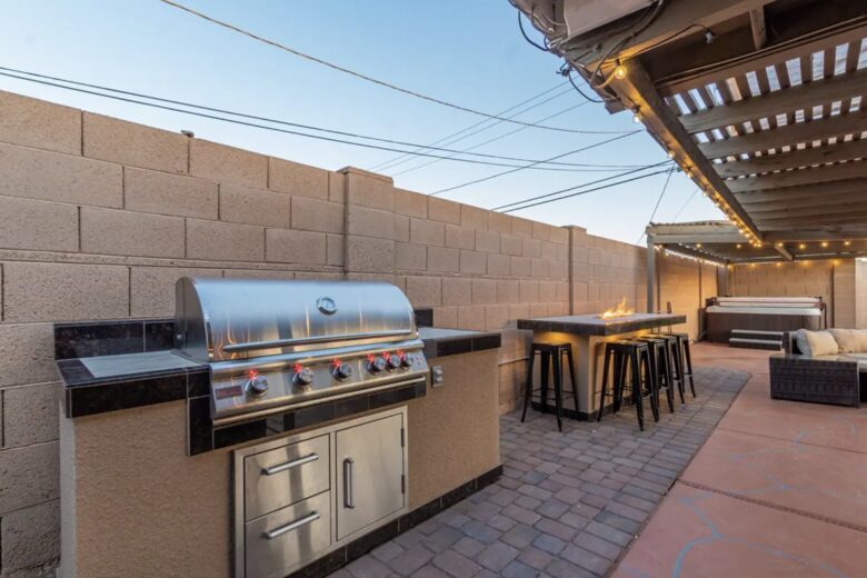 Elegant 4-Bed Phoenix Oasis with Pool, Hot Tub & Games - Phoenix, Arizona