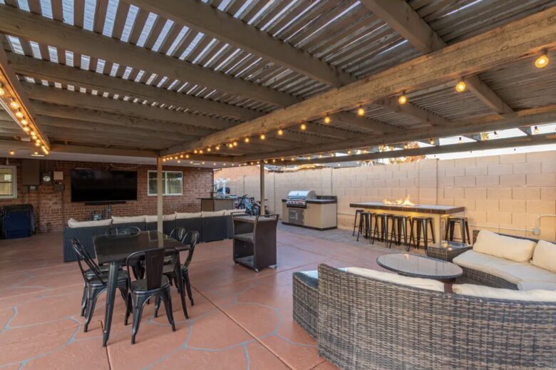 Elegant 4-Bed Phoenix Oasis with Pool, Hot Tub & Games - Phoenix, Arizona