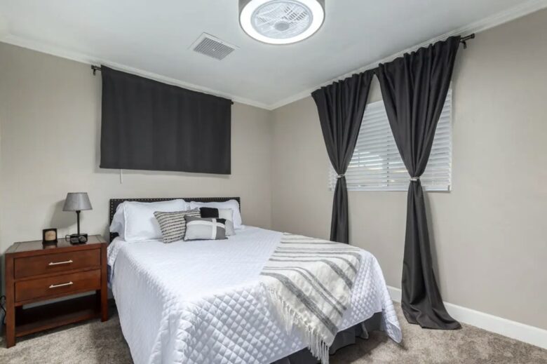 Elegant 4-Bed Phoenix Oasis with Pool, Hot Tub & Games - Phoenix, Arizona