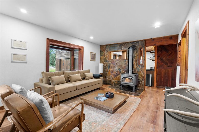 Atlas Lodge - Coram, Montana