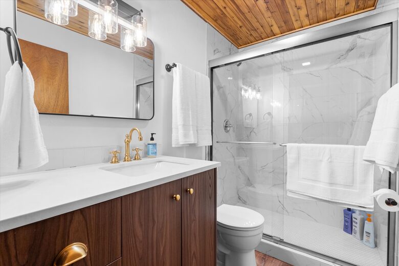 Atlas Lodge - Coram, Montana