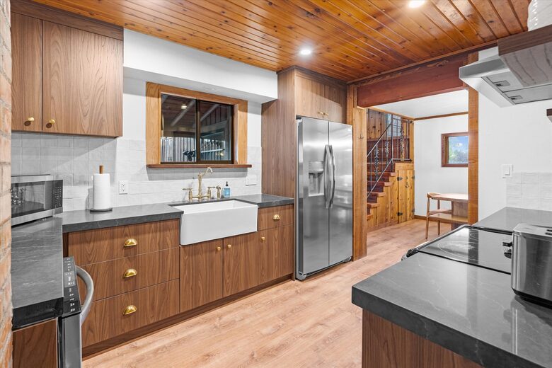 Atlas Lodge - Coram, Montana