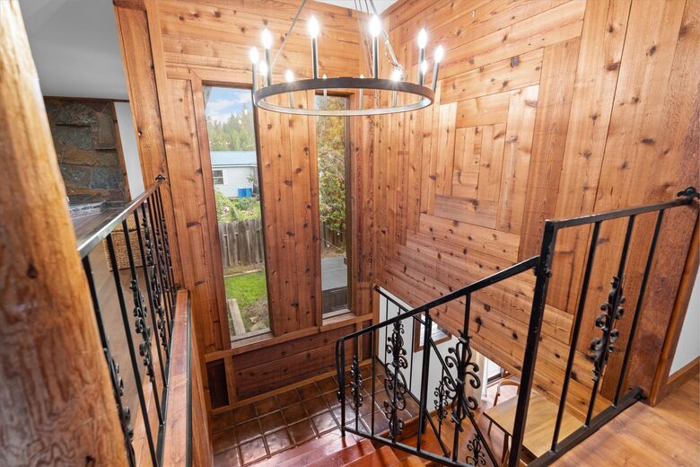 Atlas Lodge - Coram, Montana