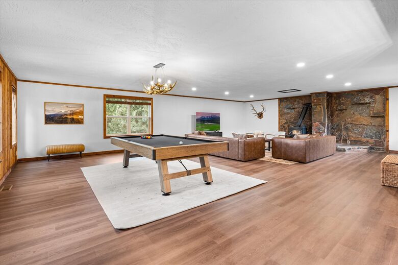Atlas Lodge - Coram, Montana