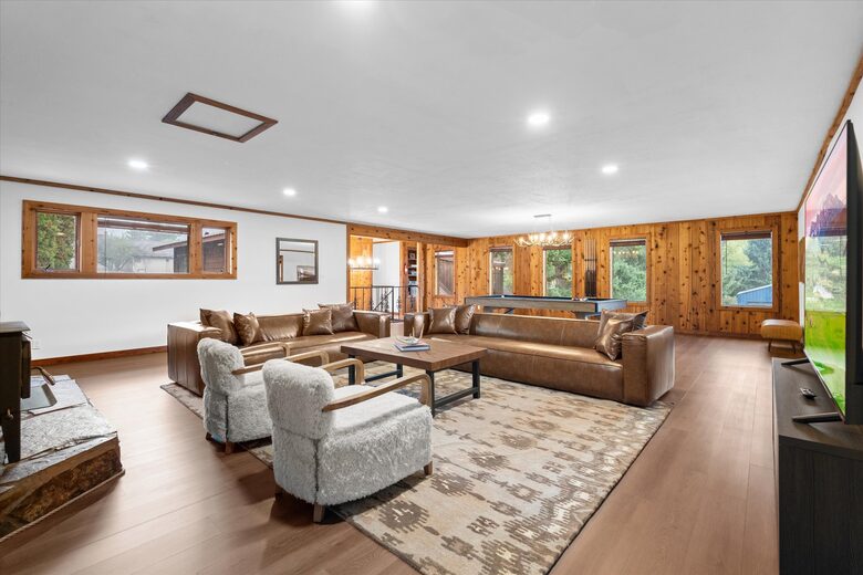 Atlas Lodge - Coram, Montana