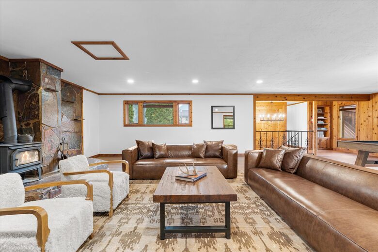 Atlas Lodge - Coram, Montana