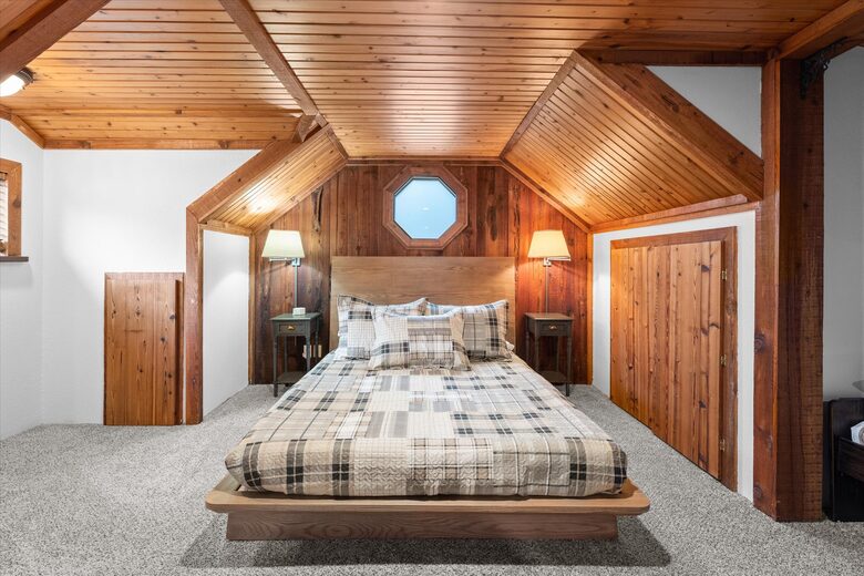Atlas Lodge - Coram, Montana