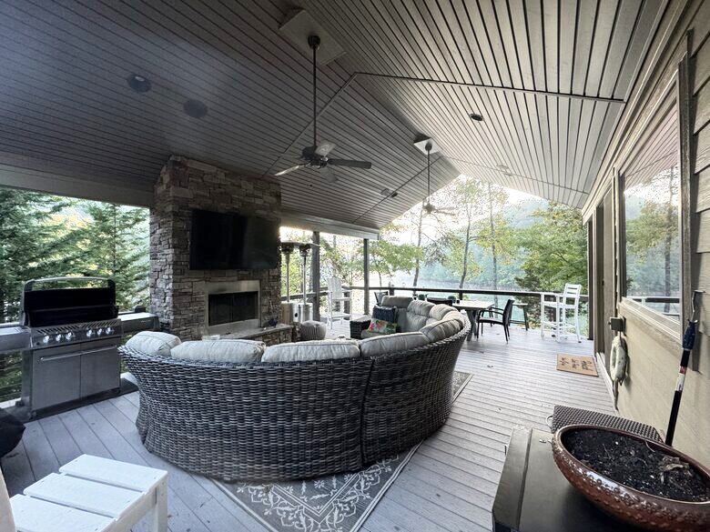 Lakefront Family Hideaway - Jacksboro, Tennessee