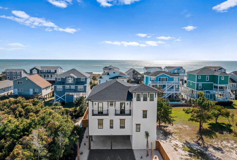 Coquina Cove Beach House - Holden Beach, North Carolina